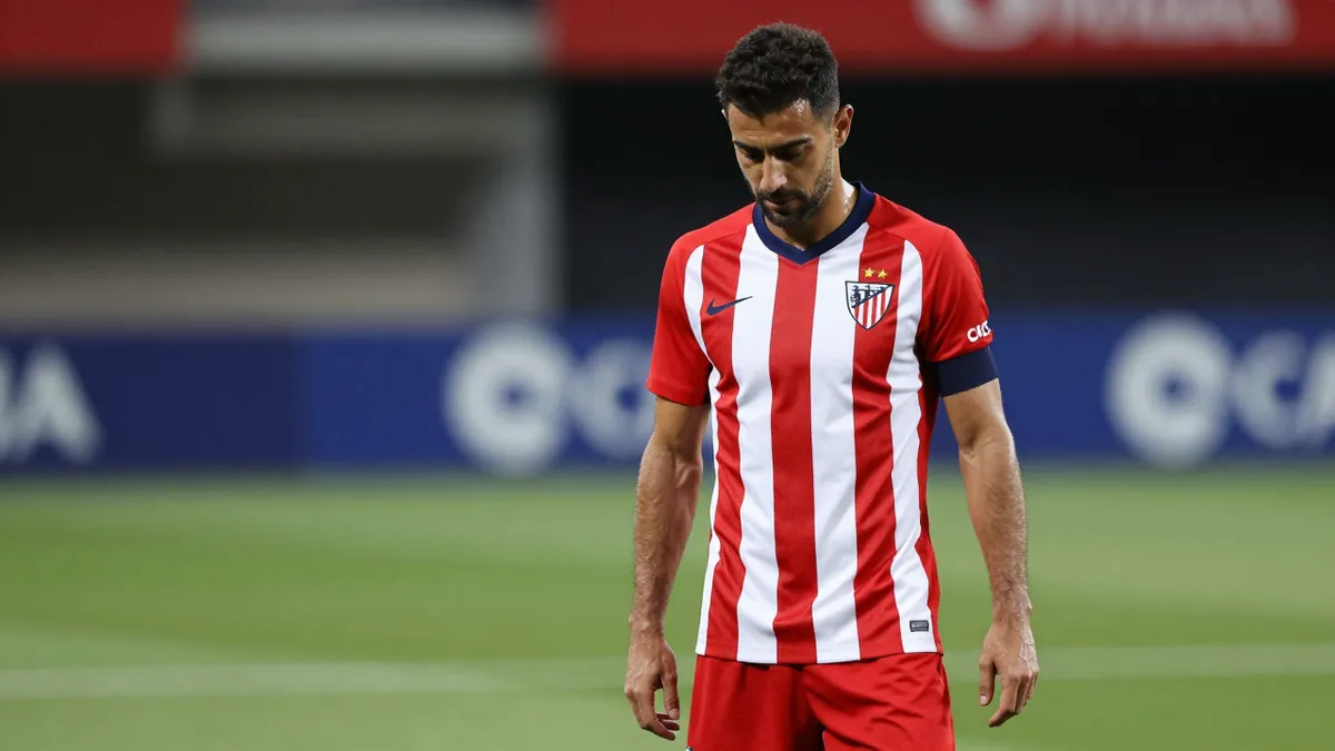 Mikel Vesga se despide de Athletic Bilbao tras una década de servicio