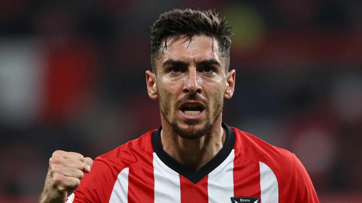 El Athletic Club derrota 3-0 al Atlético de Madrid en San Mamés mientras el Bilbao Athletic consigue su primera victoria...
